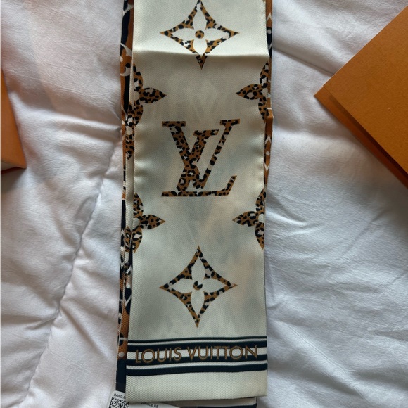 Louis Vuitton reversible jungle bandeau (rare) (twilly) - Picture 4 of 5